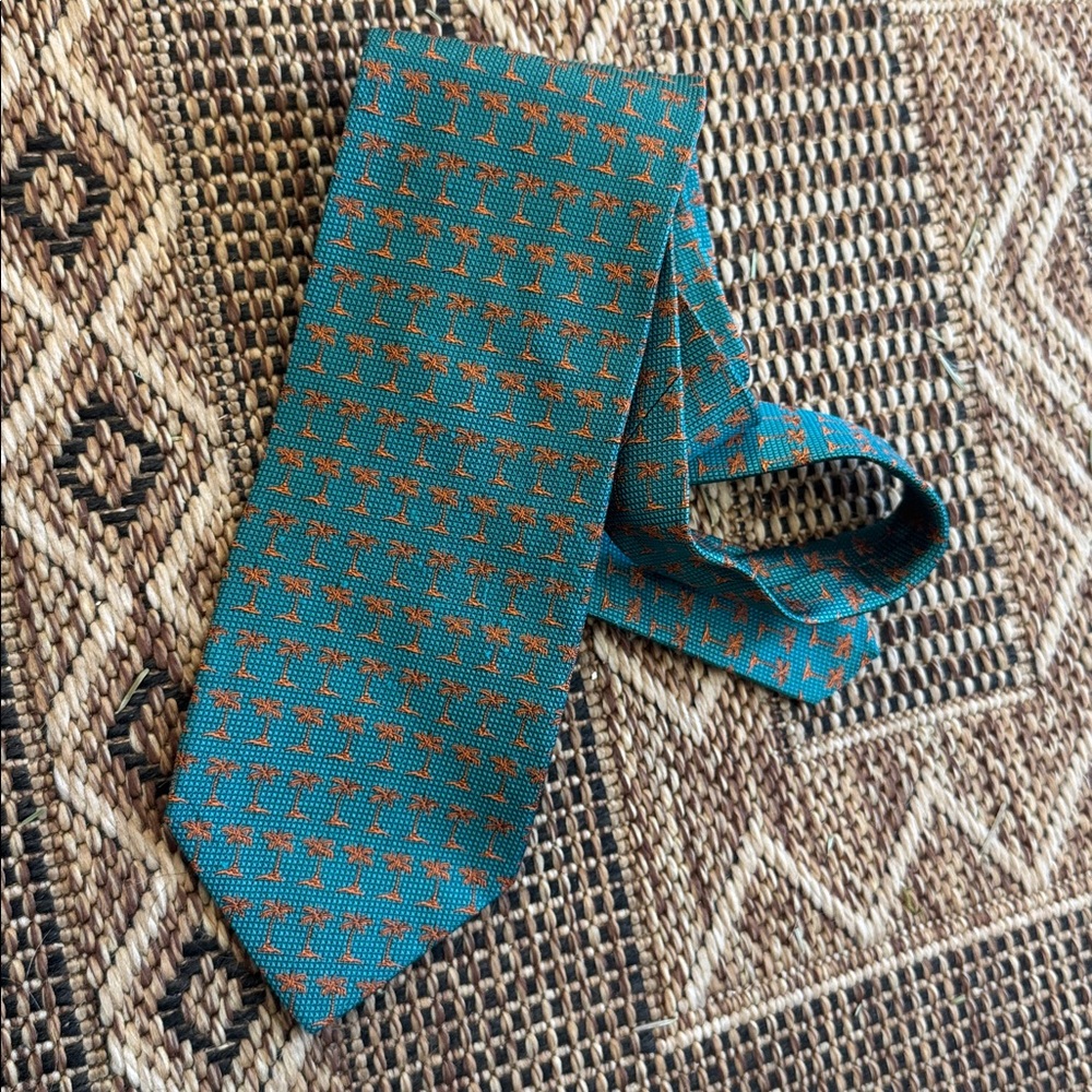 TOMMY BAHAMA Off Island 100% Silk Palm Tree Tie